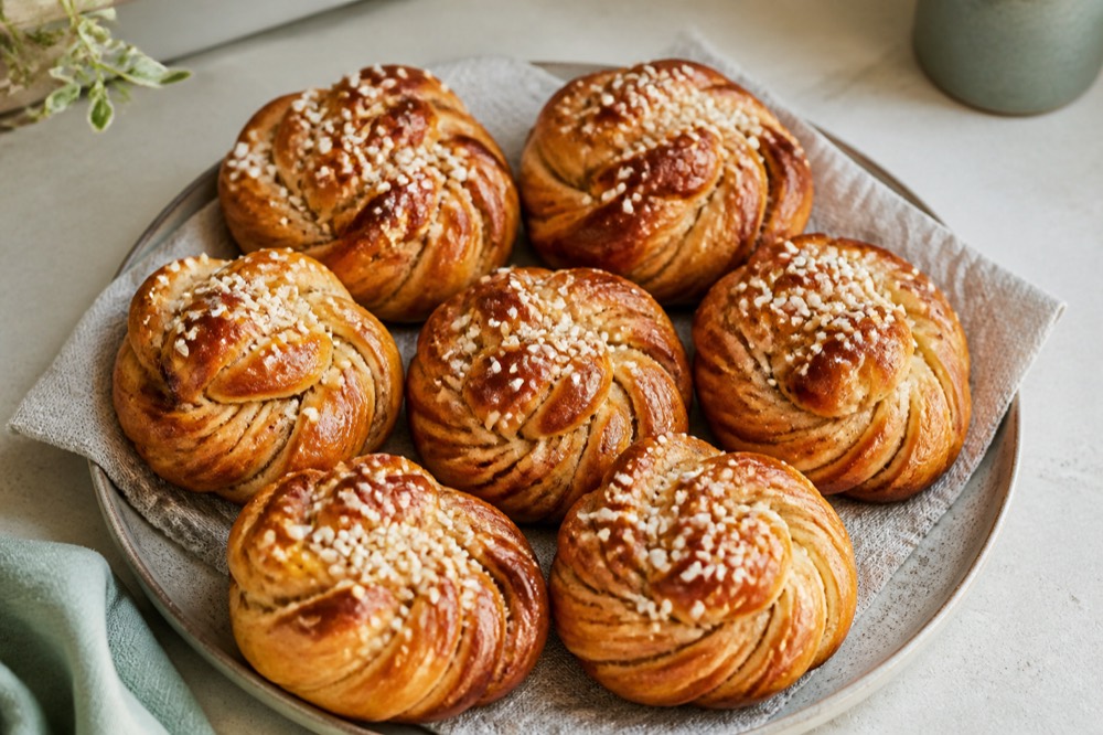 Snoede kardemommesnurrer med sukker
